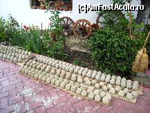 [P09] Vasele au nevoie de doua saptamani pentru a se usca. Mai nou, olarii au inceput sa aduca lut din zona Harghita - acesta se usuca mult mai repede » foto by lizuk
 - 
<span class="allrVoted glyphicon glyphicon-heart hidden" id="av108650"></span>
<a class="m-l-10 hidden" id="sv108650" onclick="voting_Foto_DelVot(,108650,3860)" role="button">șterge vot <span class="glyphicon glyphicon-remove"></span></a>
<a id="v9108650" class=" c-red"  onclick="voting_Foto_SetVot(108650)" role="button"><span class="glyphicon glyphicon-heart-empty"></span> <b>LIKE</b> = Votează poza</a> <img class="hidden"  id="f108650W9" src="/imagini/loader.gif" border="0" /><span class="AjErrMes hidden" id="e108650ErM"></span>