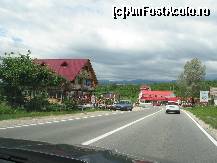 [P03] Drumul de intrare in oras ; deja se zaresc magazinele de profil ceramic din zona » foto by mirelutza
 - 
<span class="allrVoted glyphicon glyphicon-heart hidden" id="av93106"></span>
<a class="m-l-10 hidden" id="sv93106" onclick="voting_Foto_DelVot(,93106,3860)" role="button">șterge vot <span class="glyphicon glyphicon-remove"></span></a>
<a id="v993106" class=" c-red"  onclick="voting_Foto_SetVot(93106)" role="button"><span class="glyphicon glyphicon-heart-empty"></span> <b>LIKE</b> = Votează poza</a> <img class="hidden"  id="f93106W9" src="/imagini/loader.gif" border="0" /><span class="AjErrMes hidden" id="e93106ErM"></span>