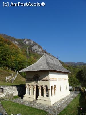 [P03] Biserica „Sf. Nicolae” - Schitul „44 de Izvoare”.  » foto by tata123 🔱
 - 
<span class="allrVoted glyphicon glyphicon-heart hidden" id="av1143633"></span>
<a class="m-l-10 hidden" id="sv1143633" onclick="voting_Foto_DelVot(,1143633,3860)" role="button">șterge vot <span class="glyphicon glyphicon-remove"></span></a>
<a id="v91143633" class=" c-red"  onclick="voting_Foto_SetVot(1143633)" role="button"><span class="glyphicon glyphicon-heart-empty"></span> <b>LIKE</b> = Votează poza</a> <img class="hidden"  id="f1143633W9" src="/imagini/loader.gif" border="0" /><span class="AjErrMes hidden" id="e1143633ErM"></span>