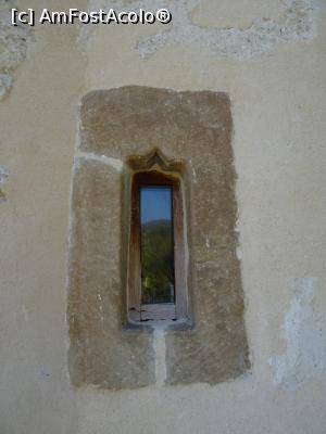 [P09] Ferestre mici - Schitul „44 de Izvoare”.  » foto by tata123 🔱
 - 
<span class="allrVoted glyphicon glyphicon-heart hidden" id="av1143639"></span>
<a class="m-l-10 hidden" id="sv1143639" onclick="voting_Foto_DelVot(,1143639,3860)" role="button">șterge vot <span class="glyphicon glyphicon-remove"></span></a>
<a id="v91143639" class=" c-red"  onclick="voting_Foto_SetVot(1143639)" role="button"><span class="glyphicon glyphicon-heart-empty"></span> <b>LIKE</b> = Votează poza</a> <img class="hidden"  id="f1143639W9" src="/imagini/loader.gif" border="0" /><span class="AjErrMes hidden" id="e1143639ErM"></span>