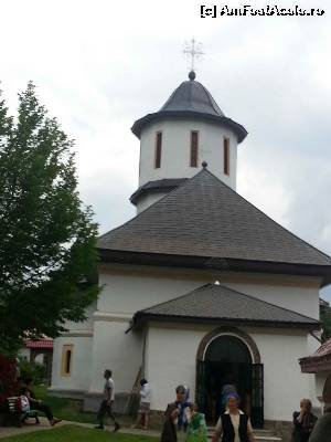 [P02] Biserica » foto by Dan&Ema
 - 
<span class="allrVoted glyphicon glyphicon-heart hidden" id="av527571"></span>
<a class="m-l-10 hidden" id="sv527571" onclick="voting_Foto_DelVot(,527571,3872)" role="button">șterge vot <span class="glyphicon glyphicon-remove"></span></a>
<a id="v9527571" class=" c-red"  onclick="voting_Foto_SetVot(527571)" role="button"><span class="glyphicon glyphicon-heart-empty"></span> <b>LIKE</b> = Votează poza</a> <img class="hidden"  id="f527571W9" src="/imagini/loader.gif" border="0" /><span class="AjErrMes hidden" id="e527571ErM"></span>