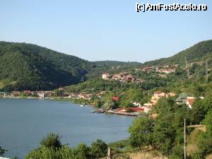 [P11] Dubova sus pe deal » foto by DanCld
 - 
<span class="allrVoted glyphicon glyphicon-heart hidden" id="av340299"></span>
<a class="m-l-10 hidden" id="sv340299" onclick="voting_Foto_DelVot(,340299,3894)" role="button">șterge vot <span class="glyphicon glyphicon-remove"></span></a>
<a id="v9340299" class=" c-red"  onclick="voting_Foto_SetVot(340299)" role="button"><span class="glyphicon glyphicon-heart-empty"></span> <b>LIKE</b> = Votează poza</a> <img class="hidden"  id="f340299W9" src="/imagini/loader.gif" border="0" /><span class="AjErrMes hidden" id="e340299ErM"></span>