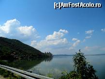 [P28] Pe malul sârbesc. În depărtare Cetatea Golubac » foto by ariciu*
 - 
<span class="allrVoted glyphicon glyphicon-heart hidden" id="av480757"></span>
<a class="m-l-10 hidden" id="sv480757" onclick="voting_Foto_DelVot(,480757,3894)" role="button">șterge vot <span class="glyphicon glyphicon-remove"></span></a>
<a id="v9480757" class=" c-red"  onclick="voting_Foto_SetVot(480757)" role="button"><span class="glyphicon glyphicon-heart-empty"></span> <b>LIKE</b> = Votează poza</a> <img class="hidden"  id="f480757W9" src="/imagini/loader.gif" border="0" /><span class="AjErrMes hidden" id="e480757ErM"></span>