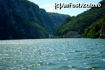 [P03] Asta face parte din fotografiile din barcă, dar să știți că am acordul pentru publicare. Mraconia în depărtare » foto by ariciu*
 - 
<span class="allrVoted glyphicon glyphicon-heart hidden" id="av480732"></span>
<a class="m-l-10 hidden" id="sv480732" onclick="voting_Foto_DelVot(,480732,3894)" role="button">șterge vot <span class="glyphicon glyphicon-remove"></span></a>
<a id="v9480732" class=" c-red"  onclick="voting_Foto_SetVot(480732)" role="button"><span class="glyphicon glyphicon-heart-empty"></span> <b>LIKE</b> = Votează poza</a> <img class="hidden"  id="f480732W9" src="/imagini/loader.gif" border="0" /><span class="AjErrMes hidden" id="e480732ErM"></span>