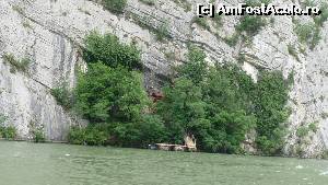 [P03] Intrarea in pestera Veterani din Cazanele Mari.  » foto by Robotzel*
 - 
<span class="allrVoted glyphicon glyphicon-heart hidden" id="av540086"></span>
<a class="m-l-10 hidden" id="sv540086" onclick="voting_Foto_DelVot(,540086,3894)" role="button">șterge vot <span class="glyphicon glyphicon-remove"></span></a>
<a id="v9540086" class=" c-red"  onclick="voting_Foto_SetVot(540086)" role="button"><span class="glyphicon glyphicon-heart-empty"></span> <b>LIKE</b> = Votează poza</a> <img class="hidden"  id="f540086W9" src="/imagini/loader.gif" border="0" /><span class="AjErrMes hidden" id="e540086ErM"></span>