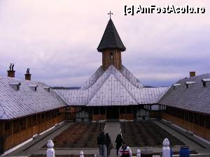 [P04] Mânăstirea Sf. Ana, peste Orşova » foto by makuy*
 - 
<span class="allrVoted glyphicon glyphicon-heart hidden" id="av416424"></span>
<a class="m-l-10 hidden" id="sv416424" onclick="voting_Foto_DelVot(,416424,3894)" role="button">șterge vot <span class="glyphicon glyphicon-remove"></span></a>
<a id="v9416424" class=" c-red"  onclick="voting_Foto_SetVot(416424)" role="button"><span class="glyphicon glyphicon-heart-empty"></span> <b>LIKE</b> = Votează poza</a> <img class="hidden"  id="f416424W9" src="/imagini/loader.gif" border="0" /><span class="AjErrMes hidden" id="e416424ErM"></span>