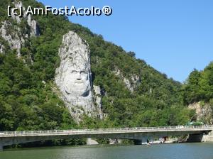 [P32] Cazanele Dunării - statuia lui Decebal » foto by Cris
 - 
<span class="allrVoted glyphicon glyphicon-heart hidden" id="av845595"></span>
<a class="m-l-10 hidden" id="sv845595" onclick="voting_Foto_DelVot(,845595,3894)" role="button">șterge vot <span class="glyphicon glyphicon-remove"></span></a>
<a id="v9845595" class=" c-red"  onclick="voting_Foto_SetVot(845595)" role="button"><span class="glyphicon glyphicon-heart-empty"></span> <b>LIKE</b> = Votează poza</a> <img class="hidden"  id="f845595W9" src="/imagini/loader.gif" border="0" /><span class="AjErrMes hidden" id="e845595ErM"></span>