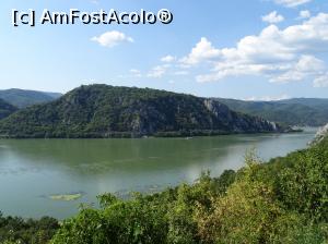 [P44] Cazanele Dunării văzute de pe malul sârbesc » foto by Cris
 - 
<span class="allrVoted glyphicon glyphicon-heart hidden" id="av845607"></span>
<a class="m-l-10 hidden" id="sv845607" onclick="voting_Foto_DelVot(,845607,3894)" role="button">șterge vot <span class="glyphicon glyphicon-remove"></span></a>
<a id="v9845607" class=" c-red"  onclick="voting_Foto_SetVot(845607)" role="button"><span class="glyphicon glyphicon-heart-empty"></span> <b>LIKE</b> = Votează poza</a> <img class="hidden"  id="f845607W9" src="/imagini/loader.gif" border="0" /><span class="AjErrMes hidden" id="e845607ErM"></span>