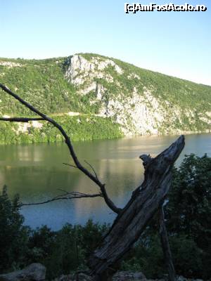 [P15] Dunărea după Ciucarul Mare.  » foto by tata123 🔱
 - 
<span class="allrVoted glyphicon glyphicon-heart hidden" id="av700952"></span>
<a class="m-l-10 hidden" id="sv700952" onclick="voting_Foto_DelVot(,700952,3894)" role="button">șterge vot <span class="glyphicon glyphicon-remove"></span></a>
<a id="v9700952" class=" c-red"  onclick="voting_Foto_SetVot(700952)" role="button"><span class="glyphicon glyphicon-heart-empty"></span> <b>LIKE</b> = Votează poza</a> <img class="hidden"  id="f700952W9" src="/imagini/loader.gif" border="0" /><span class="AjErrMes hidden" id="e700952ErM"></span>