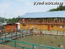 [P4x] in partea stanga se afla cabinele de dus » foto by cristi82d
 - 
<span class="allrVoted glyphicon glyphicon-heart hidden" id="av27574"></span>
<a class="m-l-10 hidden" id="sv27574" onclick="voting_Foto_DelVot(,27574,3898)" role="button">șterge vot <span class="glyphicon glyphicon-remove"></span></a>
<a id="v927574" class=" c-red"  onclick="voting_Foto_SetVot(27574)" role="button"><span class="glyphicon glyphicon-heart-empty"></span> <b>LIKE</b> = Votează poza</a> <img class="hidden"  id="f27574W9" src="/imagini/loader.gif" border="0" /><span class="AjErrMes hidden" id="e27574ErM"></span>