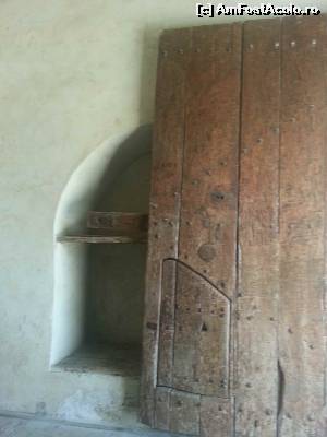 [P02] usa masiva din lemn, accesul in curtea manastirii » foto by Dan&Ema
 - 
<span class="allrVoted glyphicon glyphicon-heart hidden" id="av548908"></span>
<a class="m-l-10 hidden" id="sv548908" onclick="voting_Foto_DelVot(,548908,3917)" role="button">șterge vot <span class="glyphicon glyphicon-remove"></span></a>
<a id="v9548908" class=" c-red"  onclick="voting_Foto_SetVot(548908)" role="button"><span class="glyphicon glyphicon-heart-empty"></span> <b>LIKE</b> = Votează poza</a> <img class="hidden"  id="f548908W9" src="/imagini/loader.gif" border="0" /><span class="AjErrMes hidden" id="e548908ErM"></span>