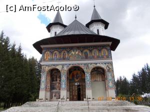 [P02] Intrarea și locul ramas nepictat.  » foto by elviramvio
 - 
<span class="allrVoted glyphicon glyphicon-heart hidden" id="av808634"></span>
<a class="m-l-10 hidden" id="sv808634" onclick="voting_Foto_DelVot(,808634,3917)" role="button">șterge vot <span class="glyphicon glyphicon-remove"></span></a>
<a id="v9808634" class=" c-red"  onclick="voting_Foto_SetVot(808634)" role="button"><span class="glyphicon glyphicon-heart-empty"></span> <b>LIKE</b> = Votează poza</a> <img class="hidden"  id="f808634W9" src="/imagini/loader.gif" border="0" /><span class="AjErrMes hidden" id="e808634ErM"></span>