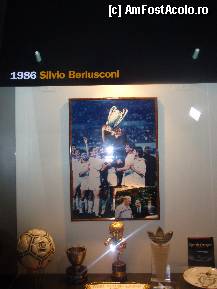 [P06] San Siro, imagine din muzeu, aripa Milan, cateva trofee castigate in 1986 » foto by sunflower
 - 
<span class="allrVoted glyphicon glyphicon-heart hidden" id="av303808"></span>
<a class="m-l-10 hidden" id="sv303808" onclick="voting_Foto_DelVot(,303808,3925)" role="button">șterge vot <span class="glyphicon glyphicon-remove"></span></a>
<a id="v9303808" class=" c-red"  onclick="voting_Foto_SetVot(303808)" role="button"><span class="glyphicon glyphicon-heart-empty"></span> <b>LIKE</b> = Votează poza</a> <img class="hidden"  id="f303808W9" src="/imagini/loader.gif" border="0" /><span class="AjErrMes hidden" id="e303808ErM"></span>