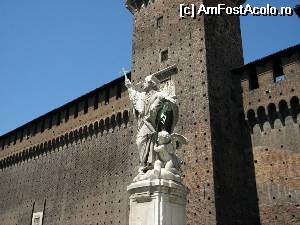 [P15] Castello Sforzesco » foto by Alesana29
 - 
<span class="allrVoted glyphicon glyphicon-heart hidden" id="av508173"></span>
<a class="m-l-10 hidden" id="sv508173" onclick="voting_Foto_DelVot(,508173,3925)" role="button">șterge vot <span class="glyphicon glyphicon-remove"></span></a>
<a id="v9508173" class=" c-red"  onclick="voting_Foto_SetVot(508173)" role="button"><span class="glyphicon glyphicon-heart-empty"></span> <b>LIKE</b> = Votează poza</a> <img class="hidden"  id="f508173W9" src="/imagini/loader.gif" border="0" /><span class="AjErrMes hidden" id="e508173ErM"></span>