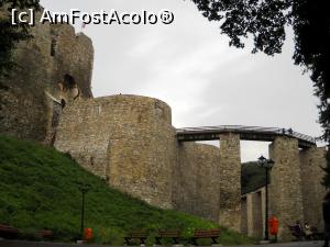 [P04] La capătul drumului este o mică parcare situată sub podul de acces în cetate.  » foto by Lucien
 - 
<span class="allrVoted glyphicon glyphicon-heart hidden" id="av744848"></span>
<a class="m-l-10 hidden" id="sv744848" onclick="voting_Foto_DelVot(,744848,3934)" role="button">șterge vot <span class="glyphicon glyphicon-remove"></span></a>
<a id="v9744848" class=" c-red"  onclick="voting_Foto_SetVot(744848)" role="button"><span class="glyphicon glyphicon-heart-empty"></span> <b>LIKE</b> = Votează poza</a> <img class="hidden"  id="f744848W9" src="/imagini/loader.gif" border="0" /><span class="AjErrMes hidden" id="e744848ErM"></span>