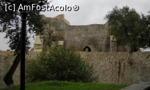 [P05] Cetatea văzută de pe versantul de vis-a-vis, dinspre capătul podului. În partea de sus este vechiul fort muşatin, iar în partea de jos zidurile exterioare adăugate de Ştefan cel Mare » foto by Lucien
 - 
<span class="allrVoted glyphicon glyphicon-heart hidden" id="av744849"></span>
<a class="m-l-10 hidden" id="sv744849" onclick="voting_Foto_DelVot(,744849,3934)" role="button">șterge vot <span class="glyphicon glyphicon-remove"></span></a>
<a id="v9744849" class=" c-red"  onclick="voting_Foto_SetVot(744849)" role="button"><span class="glyphicon glyphicon-heart-empty"></span> <b>LIKE</b> = Votează poza</a> <img class="hidden"  id="f744849W9" src="/imagini/loader.gif" border="0" /><span class="AjErrMes hidden" id="e744849ErM"></span>