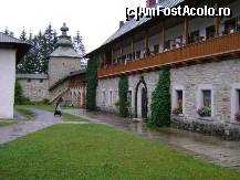 [P02] Se vede si se simte si din fotografi o curatenie si o liniste... Si multe flori, si multa, multa verdeata. » foto by vasilefilipescu
 - 
<span class="allrVoted glyphicon glyphicon-heart hidden" id="av41853"></span>
<a class="m-l-10 hidden" id="sv41853" onclick="voting_Foto_DelVot(,41853,3935)" role="button">șterge vot <span class="glyphicon glyphicon-remove"></span></a>
<a id="v941853" class=" c-red"  onclick="voting_Foto_SetVot(41853)" role="button"><span class="glyphicon glyphicon-heart-empty"></span> <b>LIKE</b> = Votează poza</a> <img class="hidden"  id="f41853W9" src="/imagini/loader.gif" border="0" /><span class="AjErrMes hidden" id="e41853ErM"></span>