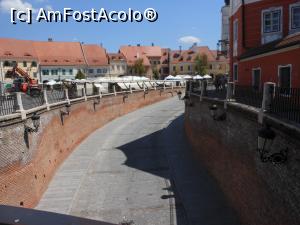[P09] Sibiu - Strada Ocnei văzută de pe Podul Minciunilor. » foto by iulianic
 - 
<span class="allrVoted glyphicon glyphicon-heart hidden" id="av1355761"></span>
<a class="m-l-10 hidden" id="sv1355761" onclick="voting_Foto_DelVot(,1355761,3936)" role="button">șterge vot <span class="glyphicon glyphicon-remove"></span></a>
<a id="v91355761" class=" c-red"  onclick="voting_Foto_SetVot(1355761)" role="button"><span class="glyphicon glyphicon-heart-empty"></span> <b>LIKE</b> = Votează poza</a> <img class="hidden"  id="f1355761W9" src="/imagini/loader.gif" border="0" /><span class="AjErrMes hidden" id="e1355761ErM"></span>