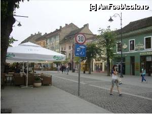 [P02] O ploaie uşoară şi ora matinală fac ca strada principală să fie aproape pustie » foto by iccata
 - 
<span class="allrVoted glyphicon glyphicon-heart hidden" id="av453747"></span>
<a class="m-l-10 hidden" id="sv453747" onclick="voting_Foto_DelVot(,453747,3936)" role="button">șterge vot <span class="glyphicon glyphicon-remove"></span></a>
<a id="v9453747" class=" c-red"  onclick="voting_Foto_SetVot(453747)" role="button"><span class="glyphicon glyphicon-heart-empty"></span> <b>LIKE</b> = Votează poza</a> <img class="hidden"  id="f453747W9" src="/imagini/loader.gif" border="0" /><span class="AjErrMes hidden" id="e453747ErM"></span>