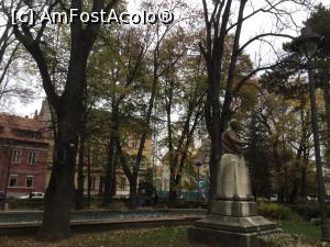 [P12] Sibiu - Parcul Astra si celebrele statui » foto by mishu
 - 
<span class="allrVoted glyphicon glyphicon-heart hidden" id="av1339707"></span>
<a class="m-l-10 hidden" id="sv1339707" onclick="voting_Foto_DelVot(,1339707,3936)" role="button">șterge vot <span class="glyphicon glyphicon-remove"></span></a>
<a id="v91339707" class=" c-red"  onclick="voting_Foto_SetVot(1339707)" role="button"><span class="glyphicon glyphicon-heart-empty"></span> <b>LIKE</b> = Votează poza</a> <img class="hidden"  id="f1339707W9" src="/imagini/loader.gif" border="0" /><span class="AjErrMes hidden" id="e1339707ErM"></span>