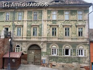 [P51] Sibiu - case vechi parasite » foto by mishu
 - 
<span class="allrVoted glyphicon glyphicon-heart hidden" id="av1339746"></span>
<a class="m-l-10 hidden" id="sv1339746" onclick="voting_Foto_DelVot(,1339746,3936)" role="button">șterge vot <span class="glyphicon glyphicon-remove"></span></a>
<a id="v91339746" class=" c-red"  onclick="voting_Foto_SetVot(1339746)" role="button"><span class="glyphicon glyphicon-heart-empty"></span> <b>LIKE</b> = Votează poza</a> <img class="hidden"  id="f1339746W9" src="/imagini/loader.gif" border="0" /><span class="AjErrMes hidden" id="e1339746ErM"></span>