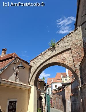 [P40] Pasajul scărilor » foto by Carmen Ion
 - 
<span class="allrVoted glyphicon glyphicon-heart hidden" id="av1513617"></span>
<a class="m-l-10 hidden" id="sv1513617" onclick="voting_Foto_DelVot(,1513617,3936)" role="button">șterge vot <span class="glyphicon glyphicon-remove"></span></a>
<a id="v91513617" class=" c-red"  onclick="voting_Foto_SetVot(1513617)" role="button"><span class="glyphicon glyphicon-heart-empty"></span> <b>LIKE</b> = Votează poza</a> <img class="hidden"  id="f1513617W9" src="/imagini/loader.gif" border="0" /><span class="AjErrMes hidden" id="e1513617ErM"></span>