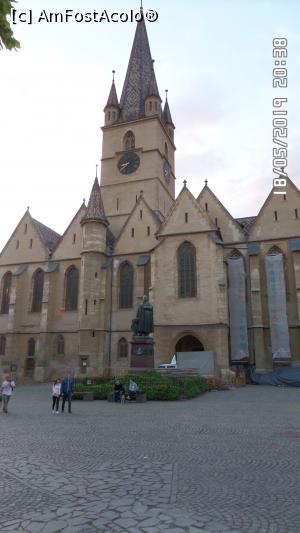 [P36] Sibiu. Catedrala Evanghelică » foto by ungureanica
 - 
<span class="allrVoted glyphicon glyphicon-heart hidden" id="av1072635"></span>
<a class="m-l-10 hidden" id="sv1072635" onclick="voting_Foto_DelVot(,1072635,3936)" role="button">șterge vot <span class="glyphicon glyphicon-remove"></span></a>
<a id="v91072635" class=" c-red"  onclick="voting_Foto_SetVot(1072635)" role="button"><span class="glyphicon glyphicon-heart-empty"></span> <b>LIKE</b> = Votează poza</a> <img class="hidden"  id="f1072635W9" src="/imagini/loader.gif" border="0" /><span class="AjErrMes hidden" id="e1072635ErM"></span>