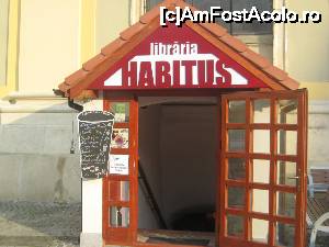 [P14] Libraria 'Habitus' » foto by dorgo
 - 
<span class="allrVoted glyphicon glyphicon-heart hidden" id="av666174"></span>
<a class="m-l-10 hidden" id="sv666174" onclick="voting_Foto_DelVot(,666174,3936)" role="button">șterge vot <span class="glyphicon glyphicon-remove"></span></a>
<a id="v9666174" class=" c-red"  onclick="voting_Foto_SetVot(666174)" role="button"><span class="glyphicon glyphicon-heart-empty"></span> <b>LIKE</b> = Votează poza</a> <img class="hidden"  id="f666174W9" src="/imagini/loader.gif" border="0" /><span class="AjErrMes hidden" id="e666174ErM"></span>
