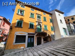 P13 [AUG-2022] Labin, prin centrul vechi; un palazzo peste drum de biserica Sf. Maria