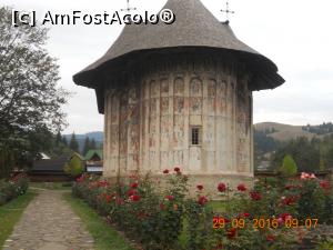 [P04] la biserică se ajunge pe o alee pietruită » foto by zlatna
 - 
<span class="allrVoted glyphicon glyphicon-heart hidden" id="av871969"></span>
<a class="m-l-10 hidden" id="sv871969" onclick="voting_Foto_DelVot(,871969,3946)" role="button">șterge vot <span class="glyphicon glyphicon-remove"></span></a>
<a id="v9871969" class=" c-red"  onclick="voting_Foto_SetVot(871969)" role="button"><span class="glyphicon glyphicon-heart-empty"></span> <b>LIKE</b> = Votează poza</a> <img class="hidden"  id="f871969W9" src="/imagini/loader.gif" border="0" /><span class="AjErrMes hidden" id="e871969ErM"></span>