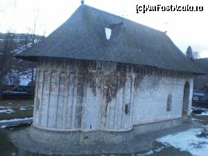 [P01] Mânăstirea Humor, monument protejat UNESCO, jud. Suceava, pe înserat, fotografiată în fugă din Turnul Clopotniței.  » foto by izabiza
 - 
<span class="allrVoted glyphicon glyphicon-heart hidden" id="av646002"></span>
<a class="m-l-10 hidden" id="sv646002" onclick="voting_Foto_DelVot(,646002,3946)" role="button">șterge vot <span class="glyphicon glyphicon-remove"></span></a>
<a id="v9646002" class=" c-red"  onclick="voting_Foto_SetVot(646002)" role="button"><span class="glyphicon glyphicon-heart-empty"></span> <b>LIKE</b> = Votează poza</a> <img class="hidden"  id="f646002W9" src="/imagini/loader.gif" border="0" /><span class="AjErrMes hidden" id="e646002ErM"></span>