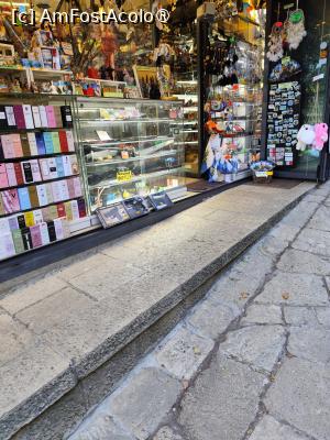 [P12] Magazine cu suveniruri » foto by ilee
 - 
<span class="allrVoted glyphicon glyphicon-heart hidden" id="av1508387"></span>
<a class="m-l-10 hidden" id="sv1508387" onclick="voting_Foto_DelVot(,1508387,3963)" role="button">șterge vot <span class="glyphicon glyphicon-remove"></span></a>
<a id="v91508387" class=" c-red"  onclick="voting_Foto_SetVot(1508387)" role="button"><span class="glyphicon glyphicon-heart-empty"></span> <b>LIKE</b> = Votează poza</a> <img class="hidden"  id="f1508387W9" src="/imagini/loader.gif" border="0" /><span class="AjErrMes hidden" id="e1508387ErM"></span>