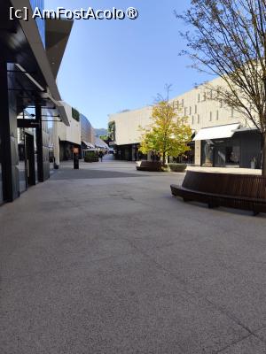 [P04] Outlet San Marino » foto by ilee
 - 
<span class="allrVoted glyphicon glyphicon-heart hidden" id="av1508379"></span>
<a class="m-l-10 hidden" id="sv1508379" onclick="voting_Foto_DelVot(,1508379,3963)" role="button">șterge vot <span class="glyphicon glyphicon-remove"></span></a>
<a id="v91508379" class=" c-red"  onclick="voting_Foto_SetVot(1508379)" role="button"><span class="glyphicon glyphicon-heart-empty"></span> <b>LIKE</b> = Votează poza</a> <img class="hidden"  id="f1508379W9" src="/imagini/loader.gif" border="0" /><span class="AjErrMes hidden" id="e1508379ErM"></span>