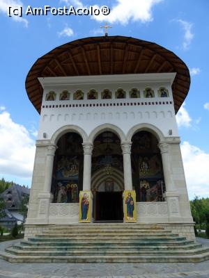 [P03] Biserica „Izvorul Tămăduirii”. » foto by tata123 🔱
 - 
<span class="allrVoted glyphicon glyphicon-heart hidden" id="av1244634"></span>
<a class="m-l-10 hidden" id="sv1244634" onclick="voting_Foto_DelVot(,1244634,3968)" role="button">șterge vot <span class="glyphicon glyphicon-remove"></span></a>
<a id="v91244634" class=" c-red"  onclick="voting_Foto_SetVot(1244634)" role="button"><span class="glyphicon glyphicon-heart-empty"></span> <b>LIKE</b> = Votează poza</a> <img class="hidden"  id="f1244634W9" src="/imagini/loader.gif" border="0" /><span class="AjErrMes hidden" id="e1244634ErM"></span>