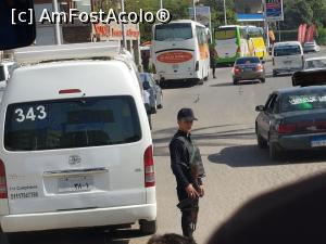 [P16] Militar înarmat ce asigură debarcarea în siguranță a turiștilor - la piramide » foto by TeLav
 - 
<span class="allrVoted glyphicon glyphicon-heart hidden" id="av1108898"></span>
<a class="m-l-10 hidden" id="sv1108898" onclick="voting_Foto_DelVot(,1108898,3997)" role="button">șterge vot <span class="glyphicon glyphicon-remove"></span></a>
<a id="v91108898" class=" c-red"  onclick="voting_Foto_SetVot(1108898)" role="button"><span class="glyphicon glyphicon-heart-empty"></span> <b>LIKE</b> = Votează poza</a> <img class="hidden"  id="f1108898W9" src="/imagini/loader.gif" border="0" /><span class="AjErrMes hidden" id="e1108898ErM"></span>