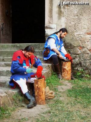 [P12] Castelul Corvinilor - curtea interioara, cu ocazia evenimentului 'zilele castelului' » foto by Rina70
 - 
<span class="allrVoted glyphicon glyphicon-heart hidden" id="av352232"></span>
<a class="m-l-10 hidden" id="sv352232" onclick="voting_Foto_DelVot(,352232,4000)" role="button">șterge vot <span class="glyphicon glyphicon-remove"></span></a>
<a id="v9352232" class=" c-red"  onclick="voting_Foto_SetVot(352232)" role="button"><span class="glyphicon glyphicon-heart-empty"></span> <b>LIKE</b> = Votează poza</a> <img class="hidden"  id="f352232W9" src="/imagini/loader.gif" border="0" /><span class="AjErrMes hidden" id="e352232ErM"></span>
