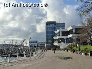 [P34] Constanța, Sediul Băncii Transilvania de pe Faleză și Zona portuară industrială » foto by mprofeanu
 - 
<span class="allrVoted glyphicon glyphicon-heart hidden" id="av1509455"></span>
<a class="m-l-10 hidden" id="sv1509455" onclick="voting_Foto_DelVot(,1509455,4001)" role="button">șterge vot <span class="glyphicon glyphicon-remove"></span></a>
<a id="v91509455" class=" c-red"  onclick="voting_Foto_SetVot(1509455)" role="button"><span class="glyphicon glyphicon-heart-empty"></span> <b>LIKE</b> = Votează poza</a> <img class="hidden"  id="f1509455W9" src="/imagini/loader.gif" border="0" /><span class="AjErrMes hidden" id="e1509455ErM"></span>