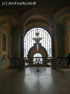 [P08] De la etaj se vad lustra și vitraliile » foto by mmierla
 - 
<span class="allrVoted glyphicon glyphicon-heart hidden" id="av1523058"></span>
<a class="m-l-10 hidden" id="sv1523058" onclick="voting_Foto_DelVot(,1523058,4001)" role="button">șterge vot <span class="glyphicon glyphicon-remove"></span></a>
<a id="v91523058" class=" c-red"  onclick="voting_Foto_SetVot(1523058)" role="button"><span class="glyphicon glyphicon-heart-empty"></span> <b>LIKE</b> = Votează poza</a> <img class="hidden"  id="f1523058W9" src="/imagini/loader.gif" border="0" /><span class="AjErrMes hidden" id="e1523058ErM"></span>