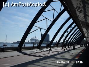 [P46] Din Centraal Station (gara centrală din Amsterdam), ne îndreptăm nerăbdători spre terminalul de îmbarcare. Iat-o! Costa Magica ne aștepta!  » foto by Alina53
 - 
<span class="allrVoted glyphicon glyphicon-heart hidden" id="av876402"></span>
<a class="m-l-10 hidden" id="sv876402" onclick="voting_Foto_DelVot(,876402,4010)" role="button">șterge vot <span class="glyphicon glyphicon-remove"></span></a>
<a id="v9876402" class=" c-red"  onclick="voting_Foto_SetVot(876402)" role="button"><span class="glyphicon glyphicon-heart-empty"></span> <b>LIKE</b> = Votează poza</a> <img class="hidden"  id="f876402W9" src="/imagini/loader.gif" border="0" /><span class="AjErrMes hidden" id="e876402ErM"></span>
