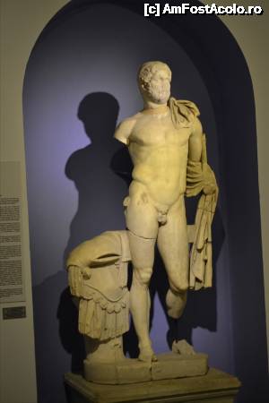 [P51] Statuia Imparatului Adrian. Muzeul Bergama » foto by TraianS
 - 
<span class="allrVoted glyphicon glyphicon-heart hidden" id="av504628"></span>
<a class="m-l-10 hidden" id="sv504628" onclick="voting_Foto_DelVot(,504628,4030)" role="button">șterge vot <span class="glyphicon glyphicon-remove"></span></a>
<a id="v9504628" class=" c-red"  onclick="voting_Foto_SetVot(504628)" role="button"><span class="glyphicon glyphicon-heart-empty"></span> <b>LIKE</b> = Votează poza</a> <img class="hidden"  id="f504628W9" src="/imagini/loader.gif" border="0" /><span class="AjErrMes hidden" id="e504628ErM"></span>