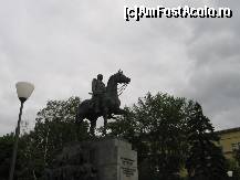 [P35] Borodino, statuia generalului Kutuzov » foto by Michi
 - 
<span class="allrVoted glyphicon glyphicon-heart hidden" id="av304834"></span>
<a class="m-l-10 hidden" id="sv304834" onclick="voting_Foto_DelVot(,304834,4056)" role="button">șterge vot <span class="glyphicon glyphicon-remove"></span></a>
<a id="v9304834" class=" c-red"  onclick="voting_Foto_SetVot(304834)" role="button"><span class="glyphicon glyphicon-heart-empty"></span> <b>LIKE</b> = Votează poza</a> <img class="hidden"  id="f304834W9" src="/imagini/loader.gif" border="0" /><span class="AjErrMes hidden" id="e304834ErM"></span>
