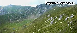 [P18] De la dreapta la stânga: Culmea Ţigăneşti (şi poteca) cu vârful Scara în fundal, valea Ţigăneşti (şi lacul), culmea Padina Crucii, obârşiile văii Mălăieşti. În stânga-sus, încă se observă Omu » foto by Claudiu U.
 - 
<span class="allrVoted glyphicon glyphicon-heart hidden" id="av697538"></span>
<a class="m-l-10 hidden" id="sv697538" onclick="voting_Foto_DelVot(,697538,4076)" role="button">șterge vot <span class="glyphicon glyphicon-remove"></span></a>
<a id="v9697538" class=" c-red"  onclick="voting_Foto_SetVot(697538)" role="button"><span class="glyphicon glyphicon-heart-empty"></span> <b>LIKE</b> = Votează poza</a> <img class="hidden"  id="f697538W9" src="/imagini/loader.gif" border="0" /><span class="AjErrMes hidden" id="e697538ErM"></span>