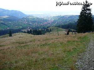 [P28] Zona superioară a pârtiei Zănoaga (în fundal satul Poarta)  » foto by Claudiu U.
 - 
<span class="allrVoted glyphicon glyphicon-heart hidden" id="av697548"></span>
<a class="m-l-10 hidden" id="sv697548" onclick="voting_Foto_DelVot(,697548,4076)" role="button">șterge vot <span class="glyphicon glyphicon-remove"></span></a>
<a id="v9697548" class=" c-red"  onclick="voting_Foto_SetVot(697548)" role="button"><span class="glyphicon glyphicon-heart-empty"></span> <b>LIKE</b> = Votează poza</a> <img class="hidden"  id="f697548W9" src="/imagini/loader.gif" border="0" /><span class="AjErrMes hidden" id="e697548ErM"></span>