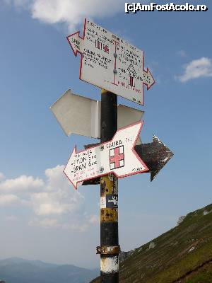 [P07] Săgeţile indicatoare amplasate în Curmătura Hornurilor » foto by Claudiu U.
 - 
<span class="allrVoted glyphicon glyphicon-heart hidden" id="av697527"></span>
<a class="m-l-10 hidden" id="sv697527" onclick="voting_Foto_DelVot(,697527,4076)" role="button">șterge vot <span class="glyphicon glyphicon-remove"></span></a>
<a id="v9697527" class=" c-red"  onclick="voting_Foto_SetVot(697527)" role="button"><span class="glyphicon glyphicon-heart-empty"></span> <b>LIKE</b> = Votează poza</a> <img class="hidden"  id="f697527W9" src="/imagini/loader.gif" border="0" /><span class="AjErrMes hidden" id="e697527ErM"></span>