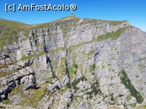 [P32] Dedesubtul releului de pe Coștila se deschide un adevărat abis de piatră.  » foto by Floryn81
 - 
<span class="allrVoted glyphicon glyphicon-heart hidden" id="av1027372"></span>
<a class="m-l-10 hidden" id="sv1027372" onclick="voting_Foto_DelVot(,1027372,4076)" role="button">șterge vot <span class="glyphicon glyphicon-remove"></span></a>
<a id="v91027372" class=" c-red"  onclick="voting_Foto_SetVot(1027372)" role="button"><span class="glyphicon glyphicon-heart-empty"></span> <b>LIKE</b> = Votează poza</a> <img class="hidden"  id="f1027372W9" src="/imagini/loader.gif" border="0" /><span class="AjErrMes hidden" id="e1027372ErM"></span>