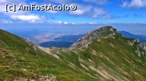 [P13] Putin mai sus de cabana, la 10min, va asteapta acest peisaj » foto by noi doi
 - 
<span class="allrVoted glyphicon glyphicon-heart hidden" id="av772628"></span>
<a class="m-l-10 hidden" id="sv772628" onclick="voting_Foto_DelVot(,772628,4076)" role="button">șterge vot <span class="glyphicon glyphicon-remove"></span></a>
<a id="v9772628" class=" c-red"  onclick="voting_Foto_SetVot(772628)" role="button"><span class="glyphicon glyphicon-heart-empty"></span> <b>LIKE</b> = Votează poza</a> <img class="hidden"  id="f772628W9" src="/imagini/loader.gif" border="0" /><span class="AjErrMes hidden" id="e772628ErM"></span>