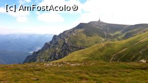 [P14] Inspre Crucea Caraiman. In fata se vede Releul » foto by noi doi
 - 
<span class="allrVoted glyphicon glyphicon-heart hidden" id="av772629"></span>
<a class="m-l-10 hidden" id="sv772629" onclick="voting_Foto_DelVot(,772629,4076)" role="button">șterge vot <span class="glyphicon glyphicon-remove"></span></a>
<a id="v9772629" class=" c-red"  onclick="voting_Foto_SetVot(772629)" role="button"><span class="glyphicon glyphicon-heart-empty"></span> <b>LIKE</b> = Votează poza</a> <img class="hidden"  id="f772629W9" src="/imagini/loader.gif" border="0" /><span class="AjErrMes hidden" id="e772629ErM"></span>