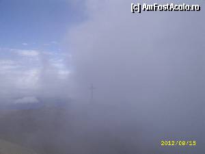 [P04] Crucea vazuta de pe varful Caraiman.  » foto by draglucturbo
 - 
<span class="allrVoted glyphicon glyphicon-heart hidden" id="av352100"></span>
<a class="m-l-10 hidden" id="sv352100" onclick="voting_Foto_DelVot(,352100,4076)" role="button">șterge vot <span class="glyphicon glyphicon-remove"></span></a>
<a id="v9352100" class=" c-red"  onclick="voting_Foto_SetVot(352100)" role="button"><span class="glyphicon glyphicon-heart-empty"></span> <b>LIKE</b> = Votează poza</a> <img class="hidden"  id="f352100W9" src="/imagini/loader.gif" border="0" /><span class="AjErrMes hidden" id="e352100ErM"></span>