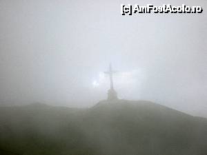 [P07] Crucea Eroilor in ceata » foto by kata0587
 - 
<span class="allrVoted glyphicon glyphicon-heart hidden" id="av396407"></span>
<a class="m-l-10 hidden" id="sv396407" onclick="voting_Foto_DelVot(,396407,4076)" role="button">șterge vot <span class="glyphicon glyphicon-remove"></span></a>
<a id="v9396407" class=" c-red"  onclick="voting_Foto_SetVot(396407)" role="button"><span class="glyphicon glyphicon-heart-empty"></span> <b>LIKE</b> = Votează poza</a> <img class="hidden"  id="f396407W9" src="/imagini/loader.gif" border="0" /><span class="AjErrMes hidden" id="e396407ErM"></span>