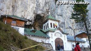 [P46] Manastirea Pestera Ialomitei » foto by Nicu V
 - 
<span class="allrVoted glyphicon glyphicon-heart hidden" id="av394815"></span>
<a class="m-l-10 hidden" id="sv394815" onclick="voting_Foto_DelVot(,394815,4076)" role="button">șterge vot <span class="glyphicon glyphicon-remove"></span></a>
<a id="v9394815" class=" c-red"  onclick="voting_Foto_SetVot(394815)" role="button"><span class="glyphicon glyphicon-heart-empty"></span> <b>LIKE</b> = Votează poza</a> <img class="hidden"  id="f394815W9" src="/imagini/loader.gif" border="0" /><span class="AjErrMes hidden" id="e394815ErM"></span>